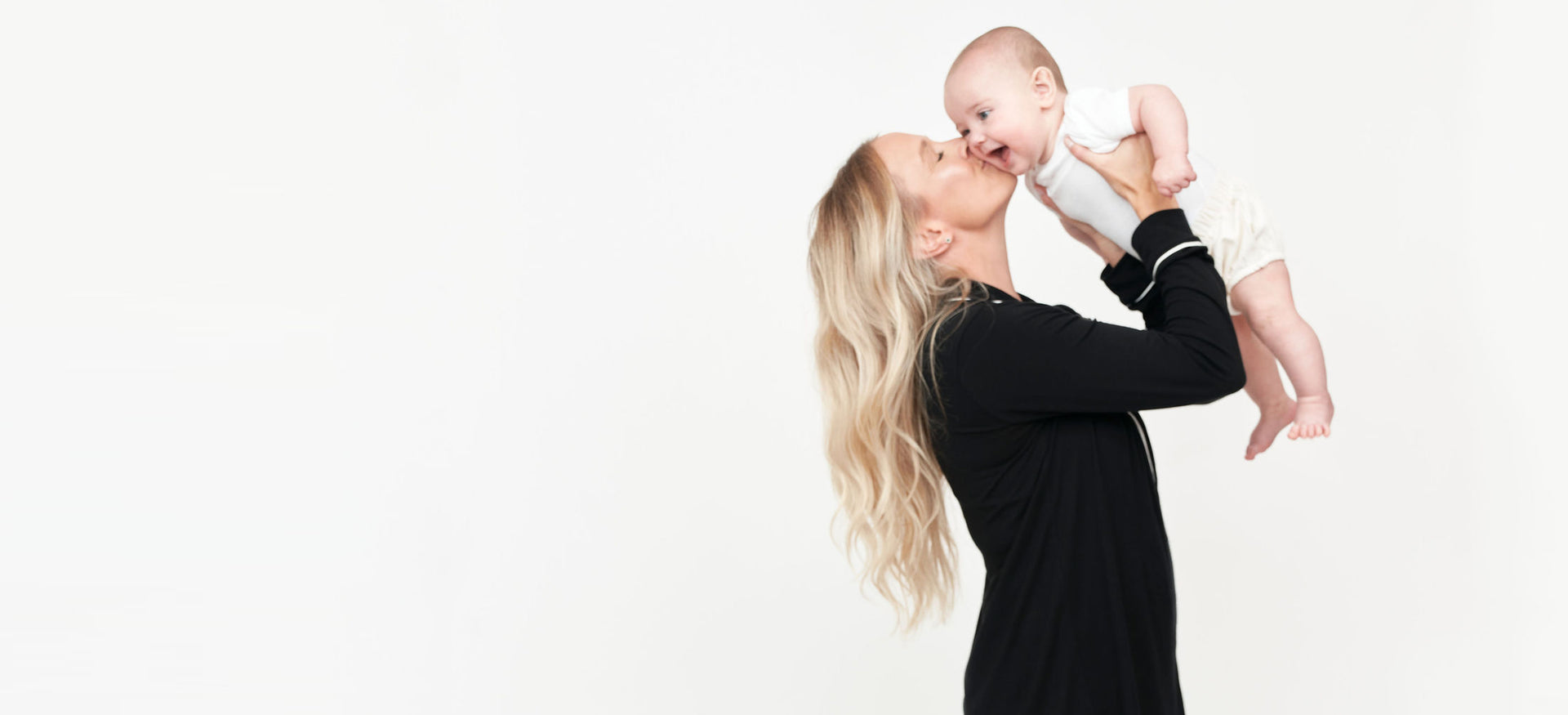 Larken, @whowhatwear named the Larken X a best maternity and postpartum bra!  🔥💯👏